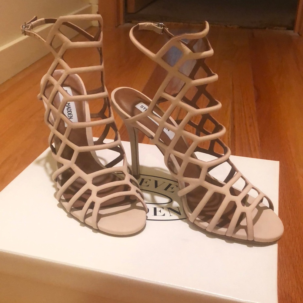 Steve Madden Slithur Sandals 🔥🔥